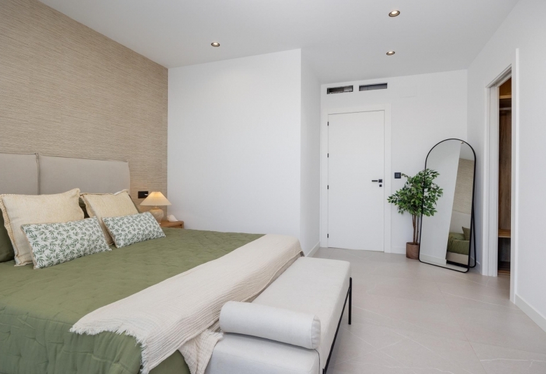 Villas de obra nueva en venta con piscina Torrevieja
