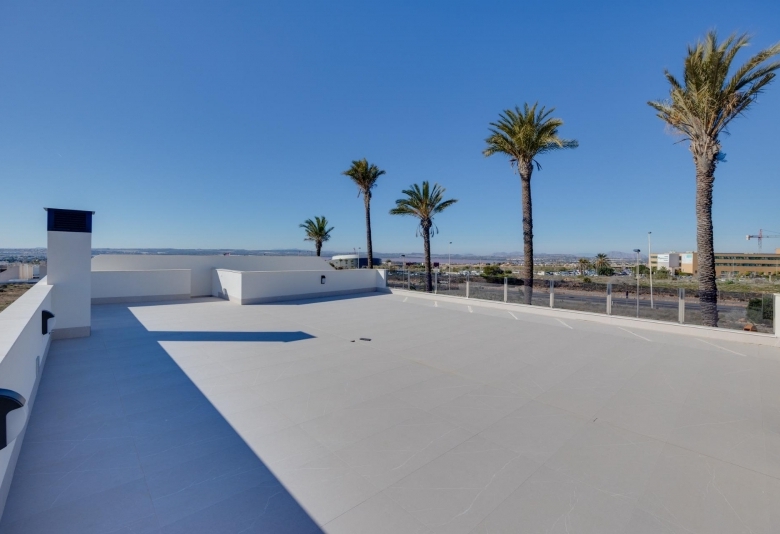 Villas de obra nueva en venta con piscina Torrevieja