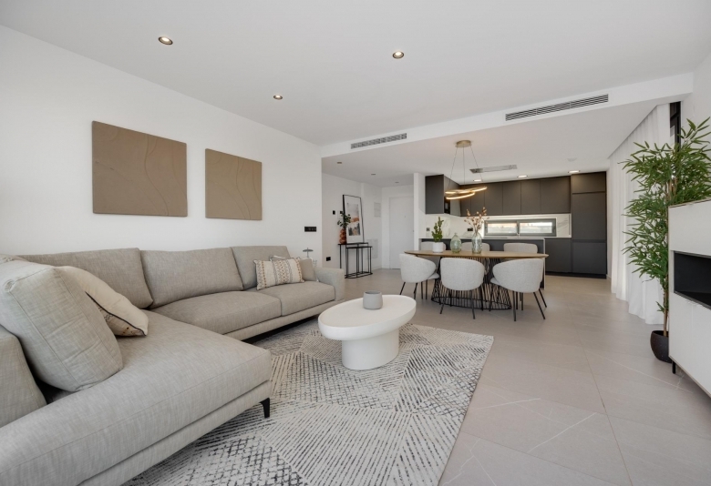 Villas de obra nueva en venta con piscina Torrevieja
