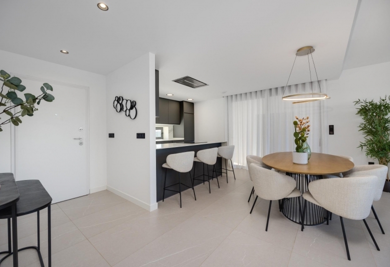Villas de obra nueva en venta con piscina Torrevieja