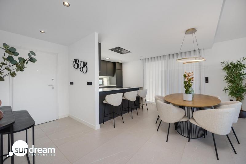Villas de obra nueva en venta con piscina Torrevieja