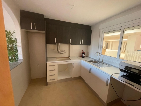 Piso en venta con 2 habitaciones y piscina en Cabo Roig