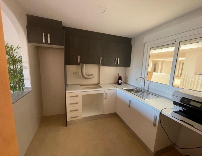 Piso en venta con 2 habitaciones y piscina en Cabo Roig