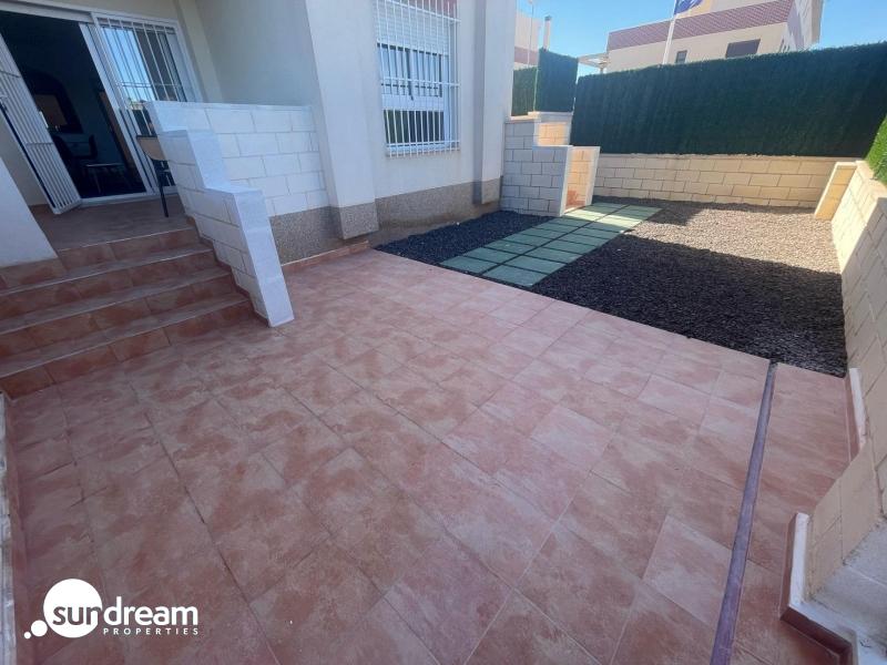 g_39420-7-14 Piso en venta con 2 habitaciones y piscina en Cabo Roig