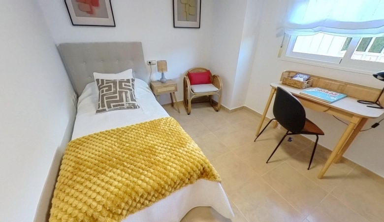 Piso en venta con 2 habitaciones y piscina en Cabo Roig