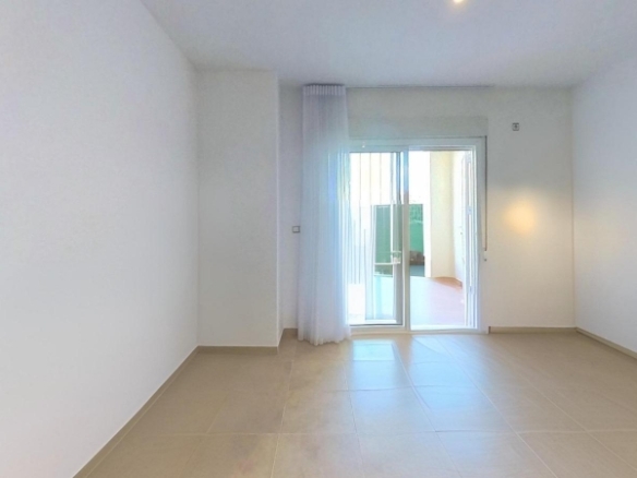 Piso en venta con 2 habitaciones y piscina en Cabo Roig