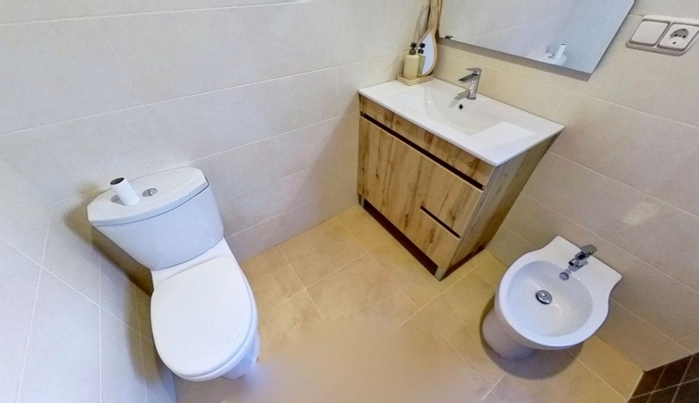 Piso en venta con 2 habitaciones y piscina en Cabo Roig