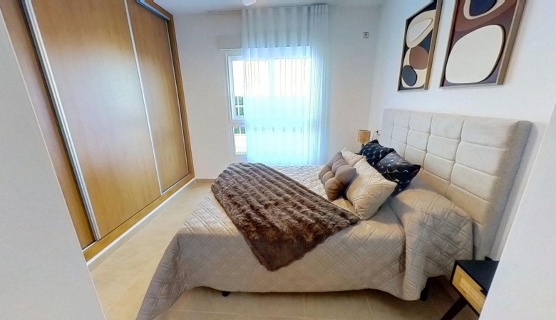 Piso en venta con 2 habitaciones y piscina en Cabo Roig