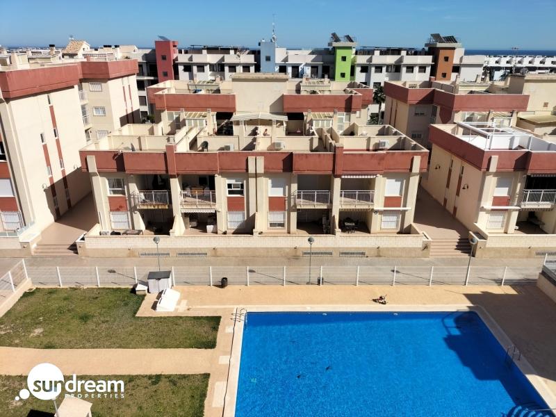 g_39420-7-4 Piso en venta con 2 habitaciones y piscina en Cabo Roig