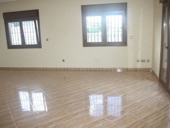 Fantástico Chalet Estilo Mediterráneo en Los Altos de Torrevieja con 3 Dormitorios y 4 Baños