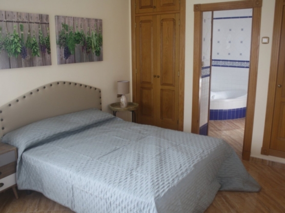 Fantástico Chalet Estilo Mediterráneo en Los Altos de Torrevieja con 3 Dormitorios y 4 Baños