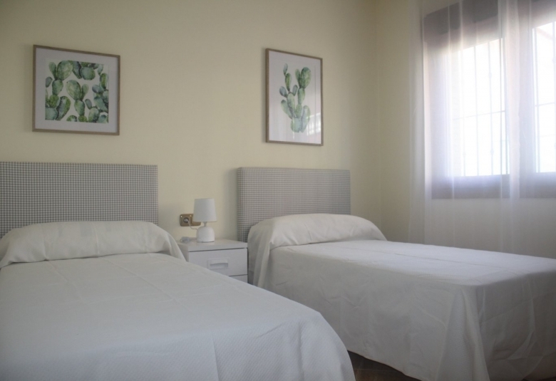 Fantástico Chalet Estilo Mediterráneo en Los Altos de Torrevieja con 3 Dormitorios y 4 Baños