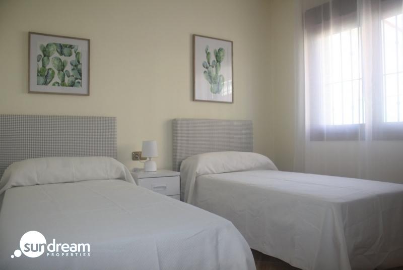 Fantástico Chalet Estilo Mediterráneo en Los Altos de Torrevieja con 3 Dormitorios y 4 Baños