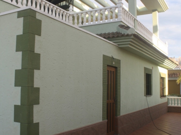 Fantástico Chalet Estilo Mediterráneo en Los Altos de Torrevieja con 3 Dormitorios y 4 Baños