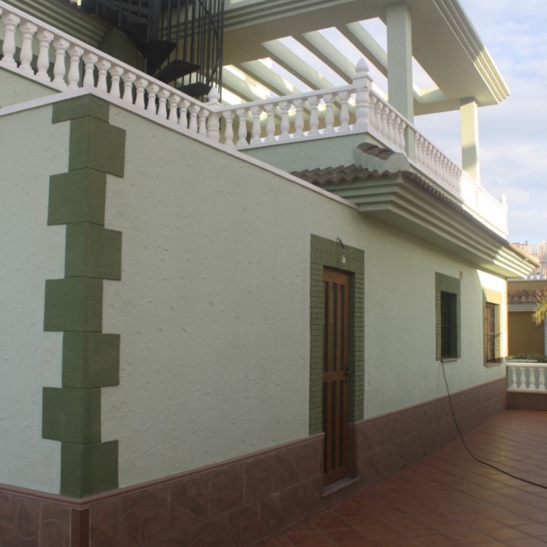 Fantástico Chalet Estilo Mediterráneo en Los Altos de Torrevieja con 3 Dormitorios y 4 Baños