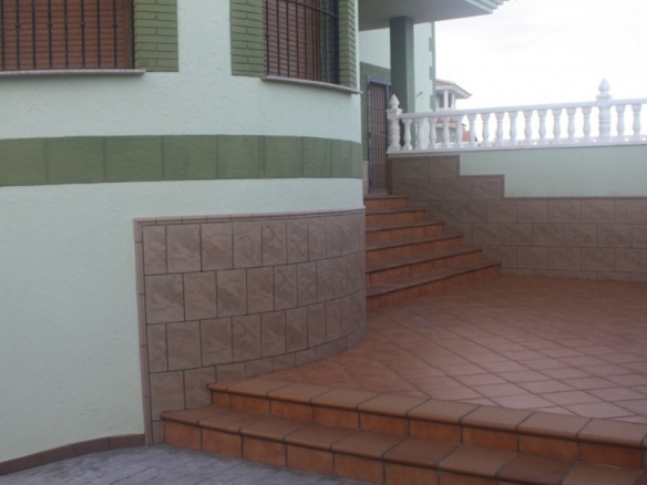 Fantástico Chalet Estilo Mediterráneo en Los Altos de Torrevieja con 3 Dormitorios y 4 Baños