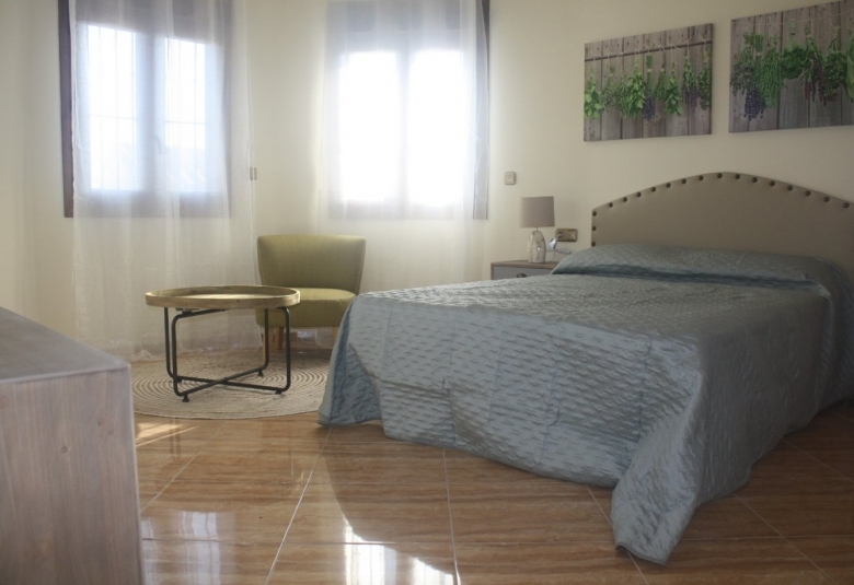 Fantástico Chalet Estilo Mediterráneo en Los Altos de Torrevieja con 3 Dormitorios y 4 Baños
