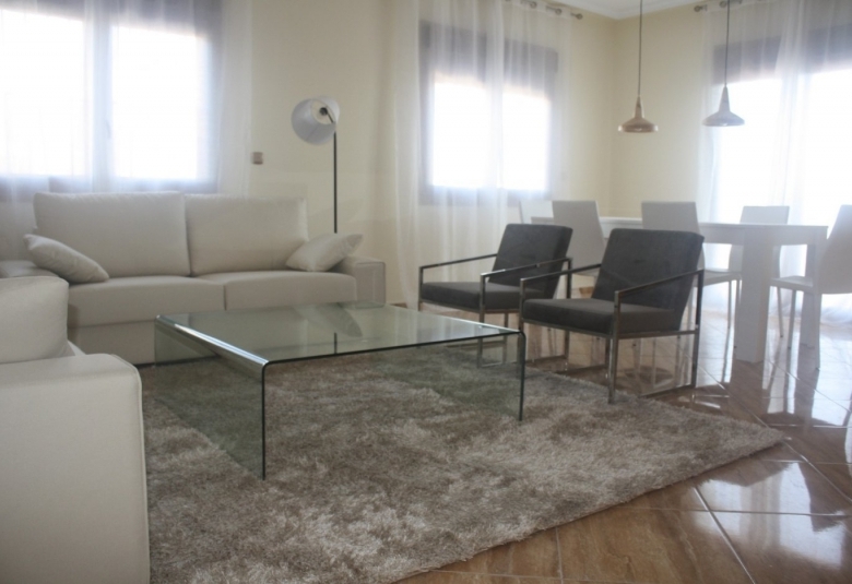 Fantástico Chalet Estilo Mediterráneo en Los Altos de Torrevieja con 3 Dormitorios y 4 Baños