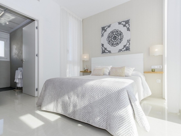 VILLA DE OBRA NUEVA EN PLAYA HONDA(LA MANGA).