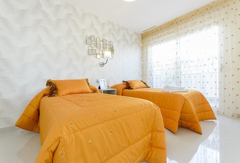VILLA DE OBRA NUEVA EN PLAYA HONDA(LA MANGA).