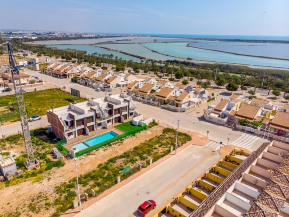 RESIDENCIAL CON BUNGALOWS CON PISCINA COMUNITARIA EN SAN PEDRO DEL PINATAR!!!