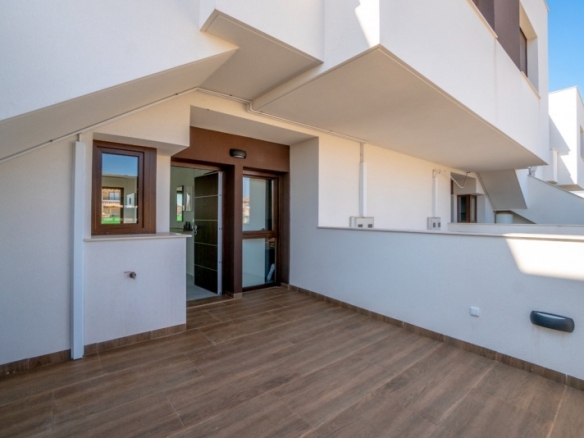 RESIDENCIAL CON BUNGALOWS CON PISCINA COMUNITARIA EN SAN PEDRO DEL PINATAR!!!