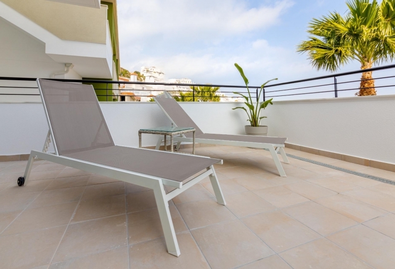 MAGNIFICO ATICO CON SOLARIUM PRIVADO Y VISTAS AL MAR  EN XERESA DEL MONTE(GANDIA).