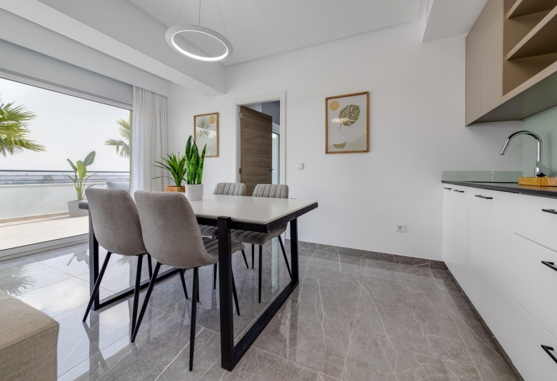 MAGNIFICO ATICO CON SOLARIUM PRIVADO Y VISTAS AL MAR  EN XERESA DEL MONTE(GANDIA).