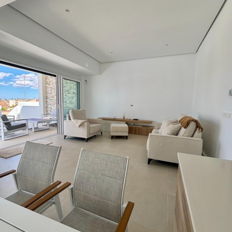 VILLA DE UNA PLANTA, TOTALMENTE PERSONALIZABLE EN CIUDAD QUESADA
