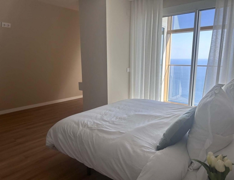 ESTUPENDO APARTAMENTO DE 2 DORMITORIOS EN EDIFICIO ICONICO  CON VISTAS ESPECTACULARES(BENIDORM).