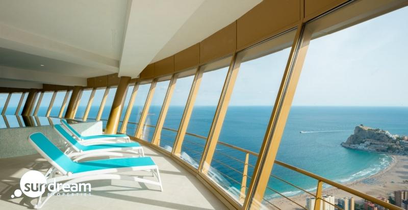 ESTUPENDO APARTAMENTO DE 2 DORMITORIOS EN EDIFICIO ICONICO  CON VISTAS ESPECTACULARES(BENIDORM).