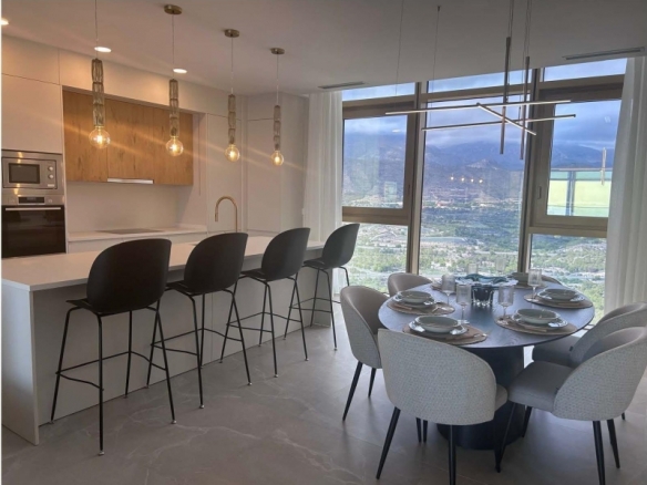 ESTUPENDO APARTAMENTO DE 2 DORMITORIOS EN EDIFICIO ICONICO  CON VISTAS ESPECTACULARES(BENIDORM).
