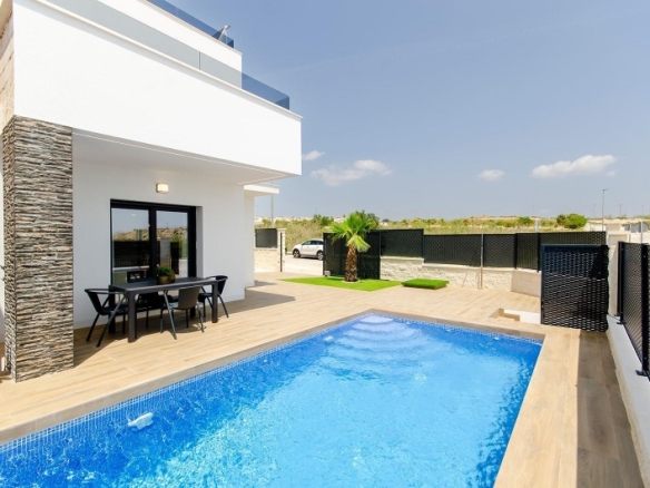 VILLAS DE NUEVA CONSTRUCCIÓN EN CAMPO DE GOLF(ORIHUELA)