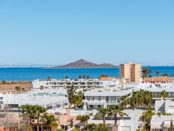Ático de 2 dormitorios con solarium privado en Mar de Cristal(Cartagena)