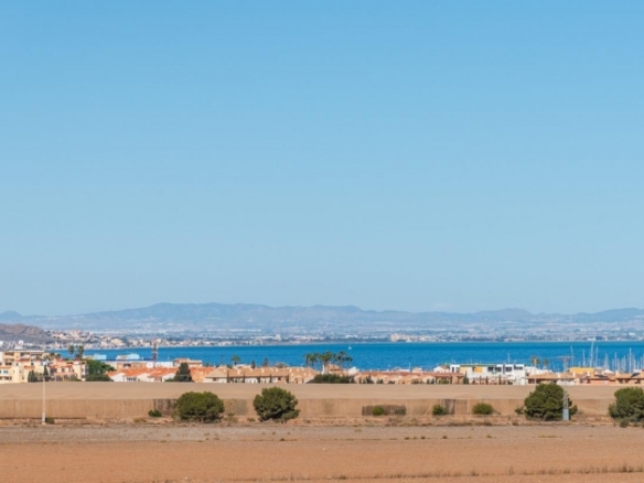 Ático de 2 dormitorios con solarium privado en Mar de Cristal(Cartagena)
