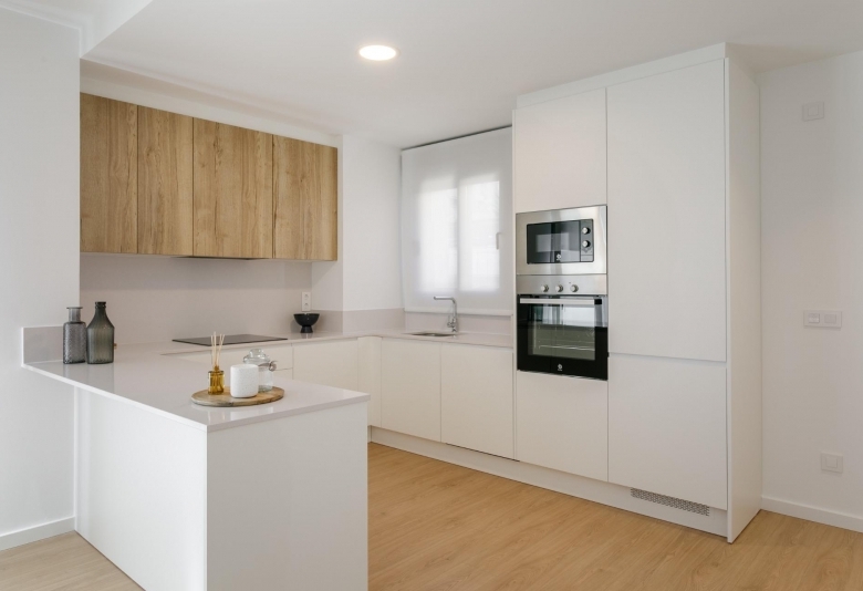 APARTAMENTO DE 2 DORM. EN PLANTA BAJA DE NUEVA CONSTRUCCIÓN EN TORREVIEJA A SOLO 700M DE LA PLAYA