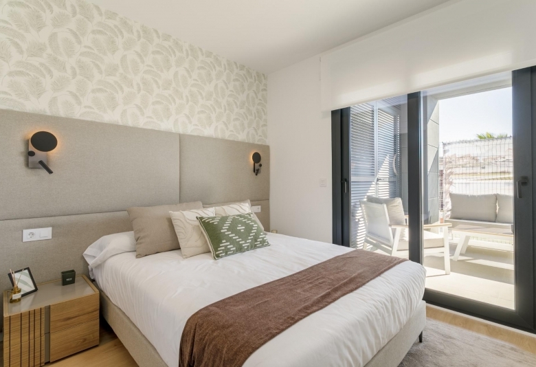 APARTAMENTO DE 2 DORM. EN PLANTA BAJA DE NUEVA CONSTRUCCIÓN EN TORREVIEJA A SOLO 700M DE LA PLAYA