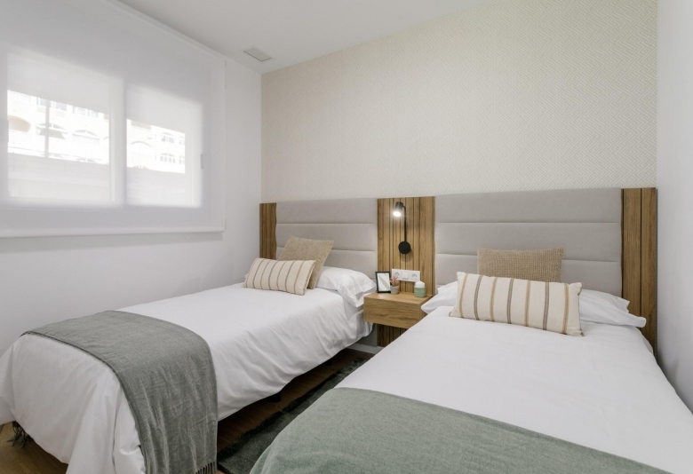 APARTAMENTO DE 2 DORM. EN PLANTA BAJA DE NUEVA CONSTRUCCIÓN EN TORREVIEJA A SOLO 700M DE LA PLAYA