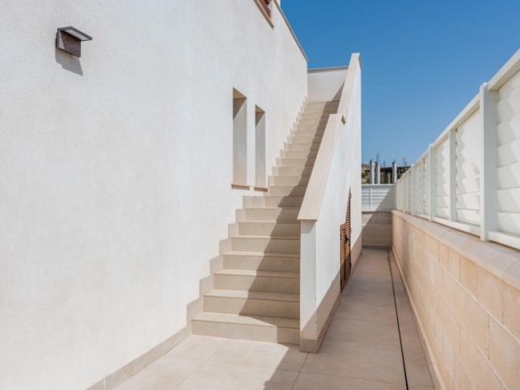 ESTUPENDA VILLA DE 3 DORM. DE NUEVA CONSTRUCCIÓN EN VERA, ALMERIA
