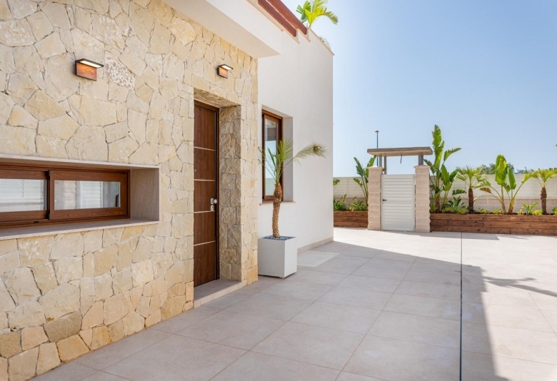 ESTUPENDA VILLA DE 3 DORM. DE NUEVA CONSTRUCCIÓN EN VERA, ALMERIA