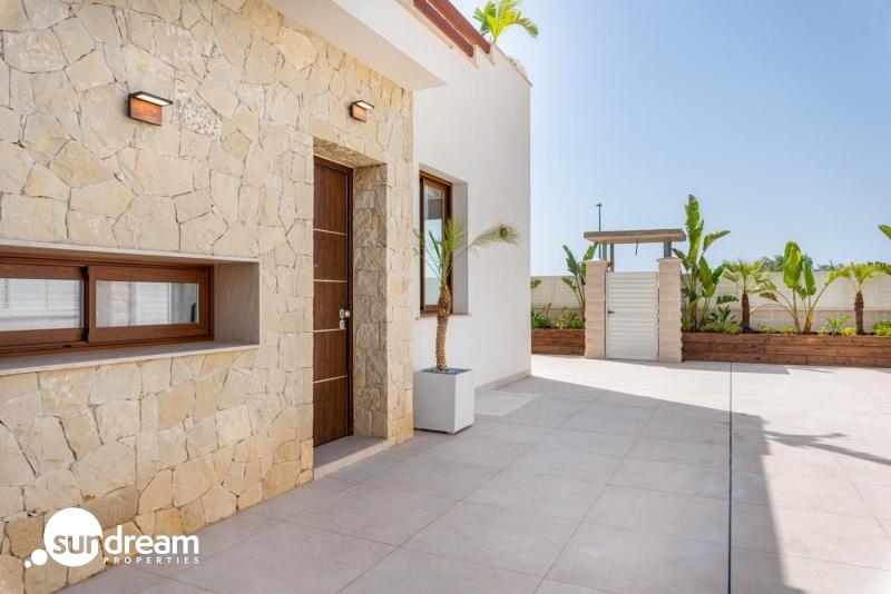 ESTUPENDA VILLA DE 3 DORM. DE NUEVA CONSTRUCCIÓN EN VERA, ALMERIA