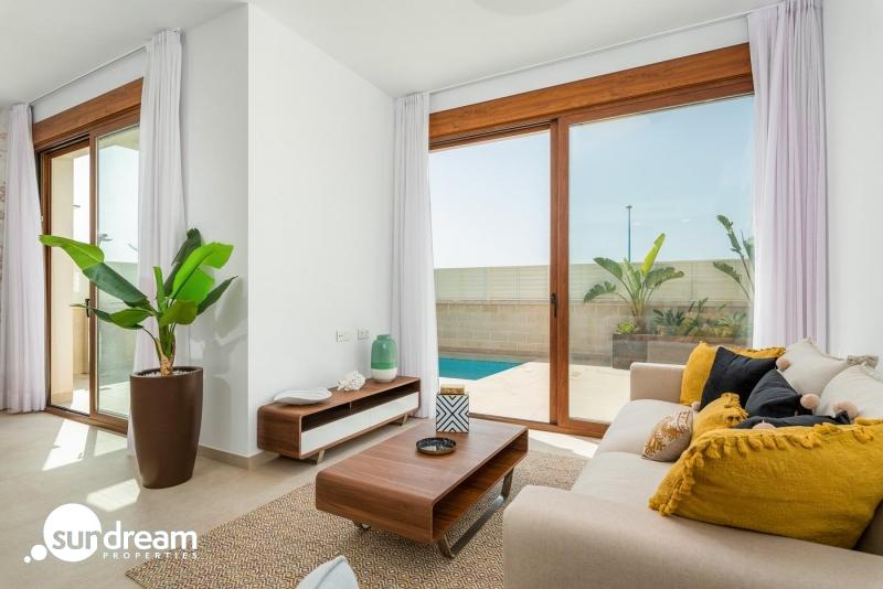 ESTUPENDA VILLA DE 3 DORM. DE NUEVA CONSTRUCCIÓN EN VERA, ALMERIA