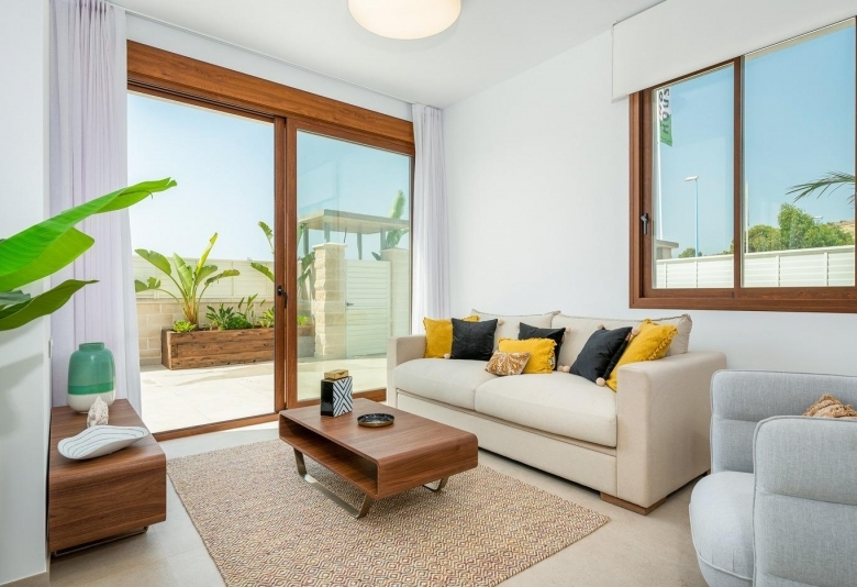 ESTUPENDA VILLA DE 3 DORM. DE NUEVA CONSTRUCCIÓN EN VERA, ALMERIA
