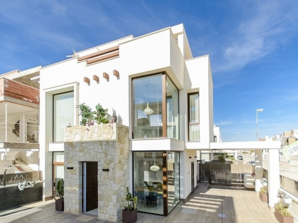 PRECIOSA VILLA MODERNA DE 3 DORM. DE NUEVA CONSTRUCCIÓN EN VERA, ALMERIA