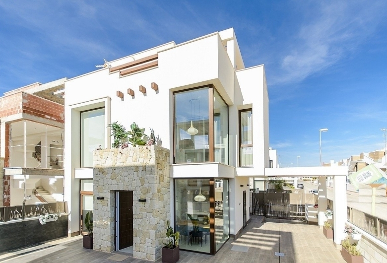 PRECIOSA VILLA MODERNA DE 3 DORM. DE NUEVA CONSTRUCCIÓN EN VERA, ALMERIA