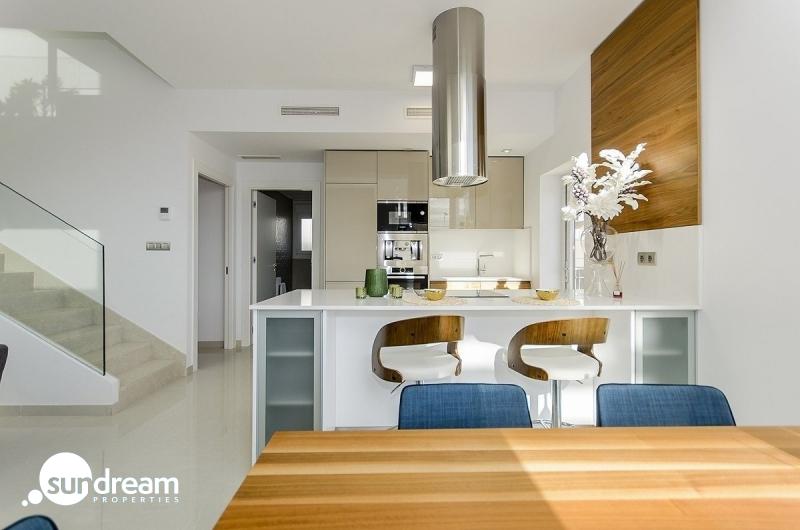 PRECIOSA VILLA MODERNA DE 3 DORM. DE NUEVA CONSTRUCCIÓN EN VERA, ALMERIA
