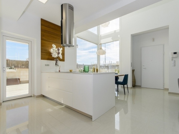 PRECIOSA VILLA MODERNA DE 3 DORM. DE NUEVA CONSTRUCCIÓN EN VERA, ALMERIA