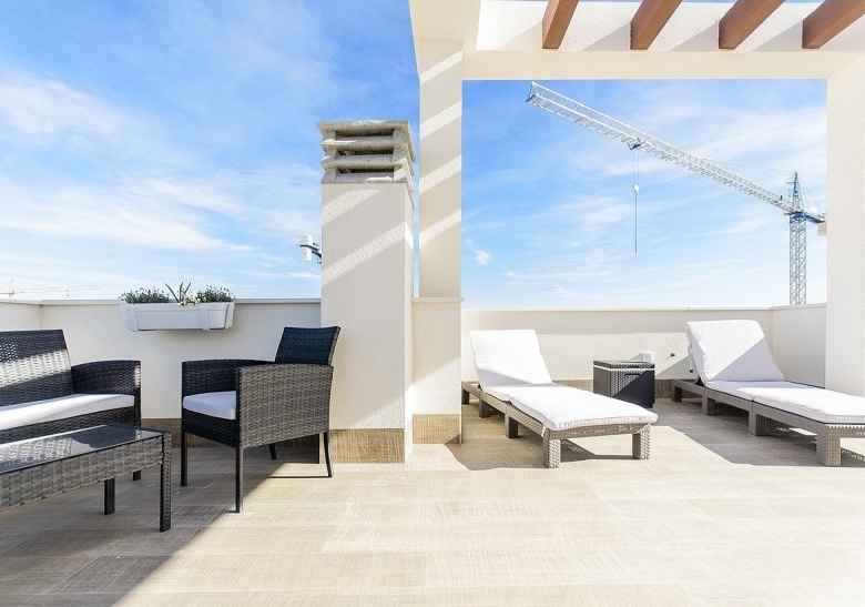 PRECIOSA VILLA MODERNA DE 3 DORM. DE NUEVA CONSTRUCCIÓN EN VERA, ALMERIA