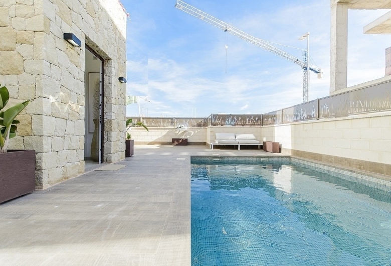 PRECIOSA VILLA MODERNA DE 3 DORM. DE NUEVA CONSTRUCCIÓN EN VERA, ALMERIA