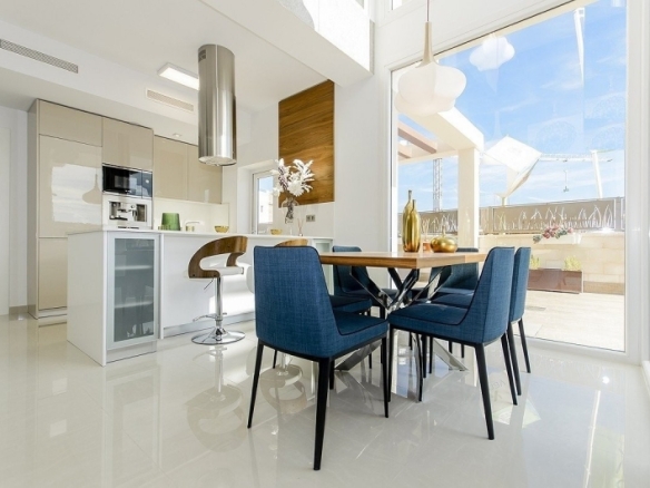 PRECIOSA VILLA MODERNA DE 3 DORM. DE NUEVA CONSTRUCCIÓN EN VERA, ALMERIA